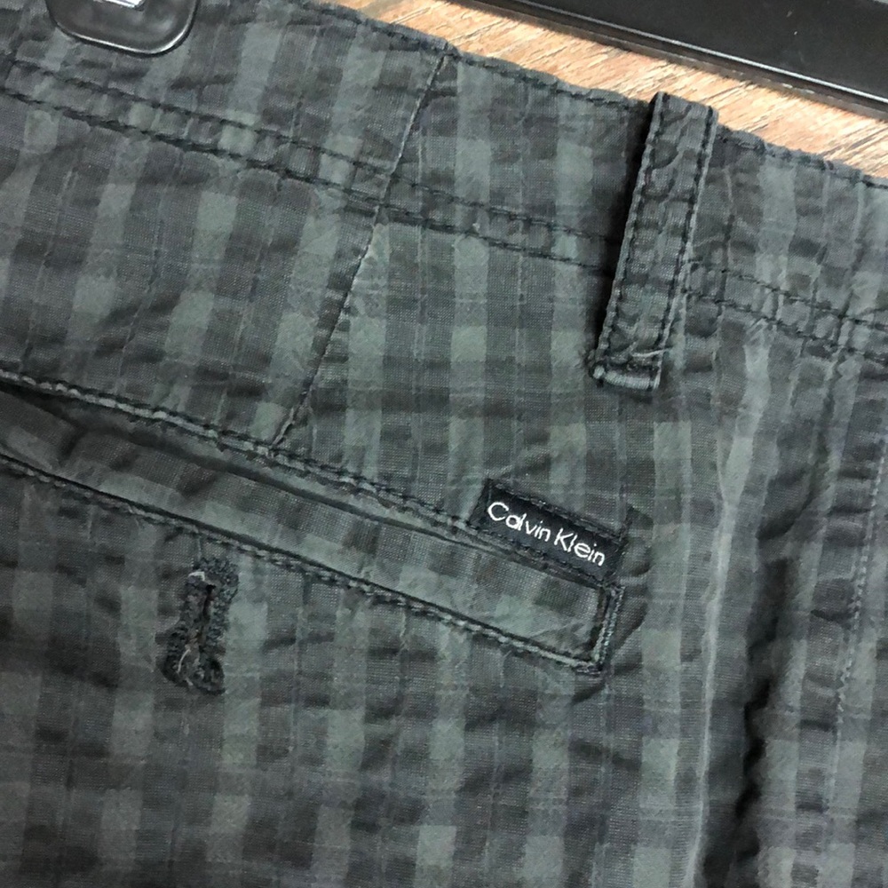 Shorts - Picture 2 of 3